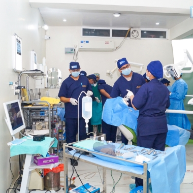 Clinical live implant training at The Implant Academy, Lucknow